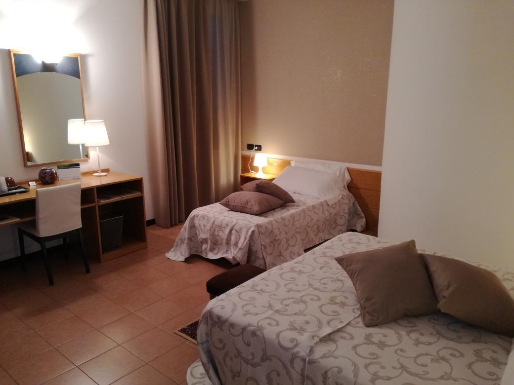 Hotel Ristorante Sensole 苏尔扎诺 外观 照片