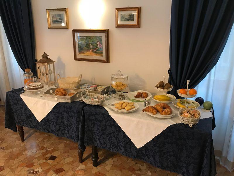 Hotel Ristorante Sensole 苏尔扎诺 外观 照片