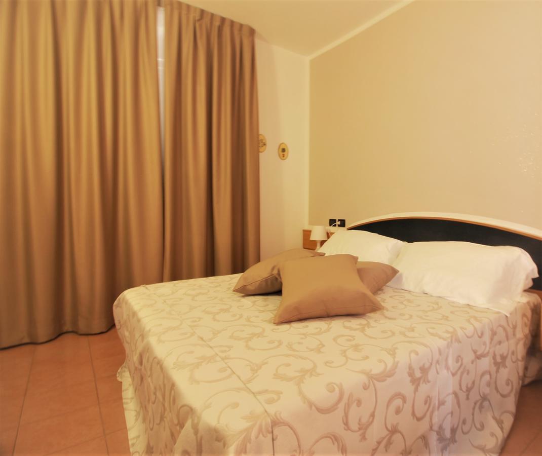 Hotel Ristorante Sensole 苏尔扎诺 外观 照片